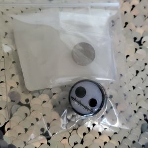 NIP JACK GAGING EARRING